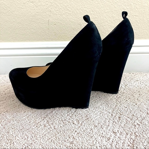 Boutique 9 Suede Wedge - Picture 3 of 10